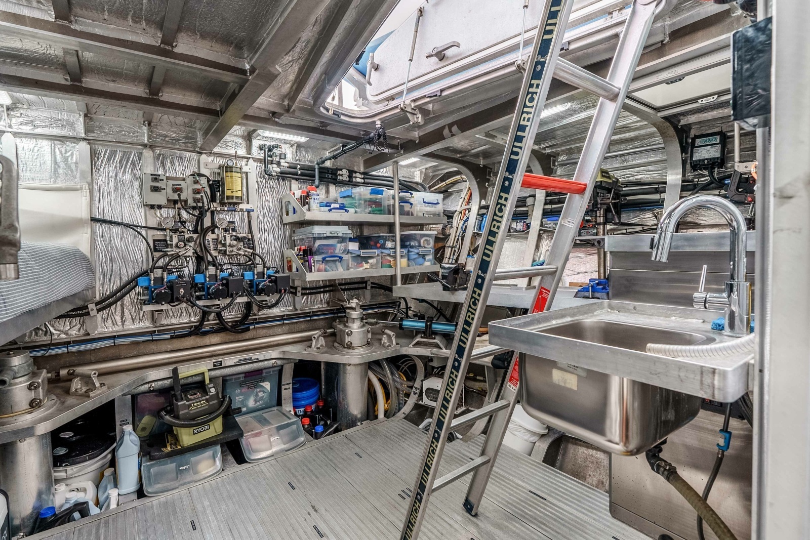 UGLY BETTY  86ft Circa Marine Yacht For Sale