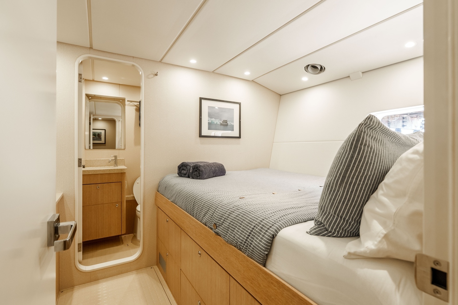 UGLY BETTY  86ft Circa Marine Yacht For Sale