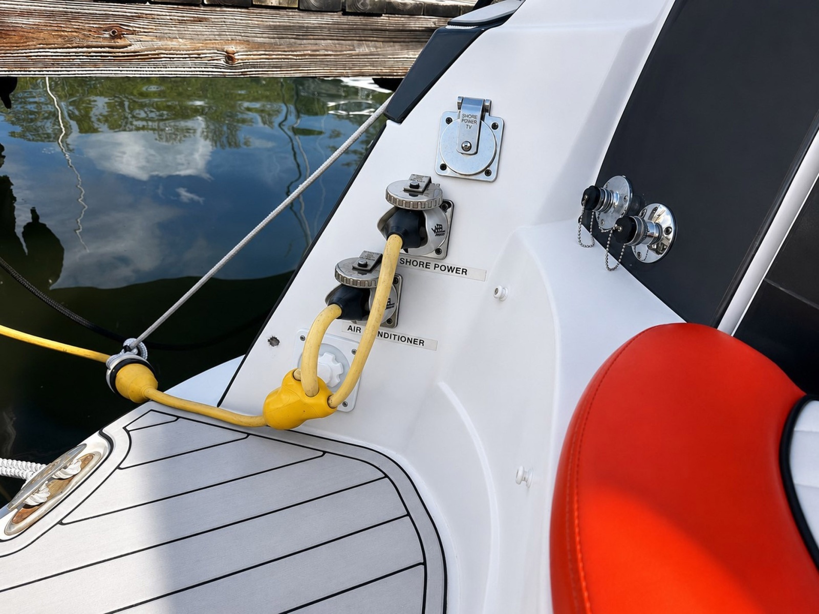2012 Rinker 310 Express Cruiser