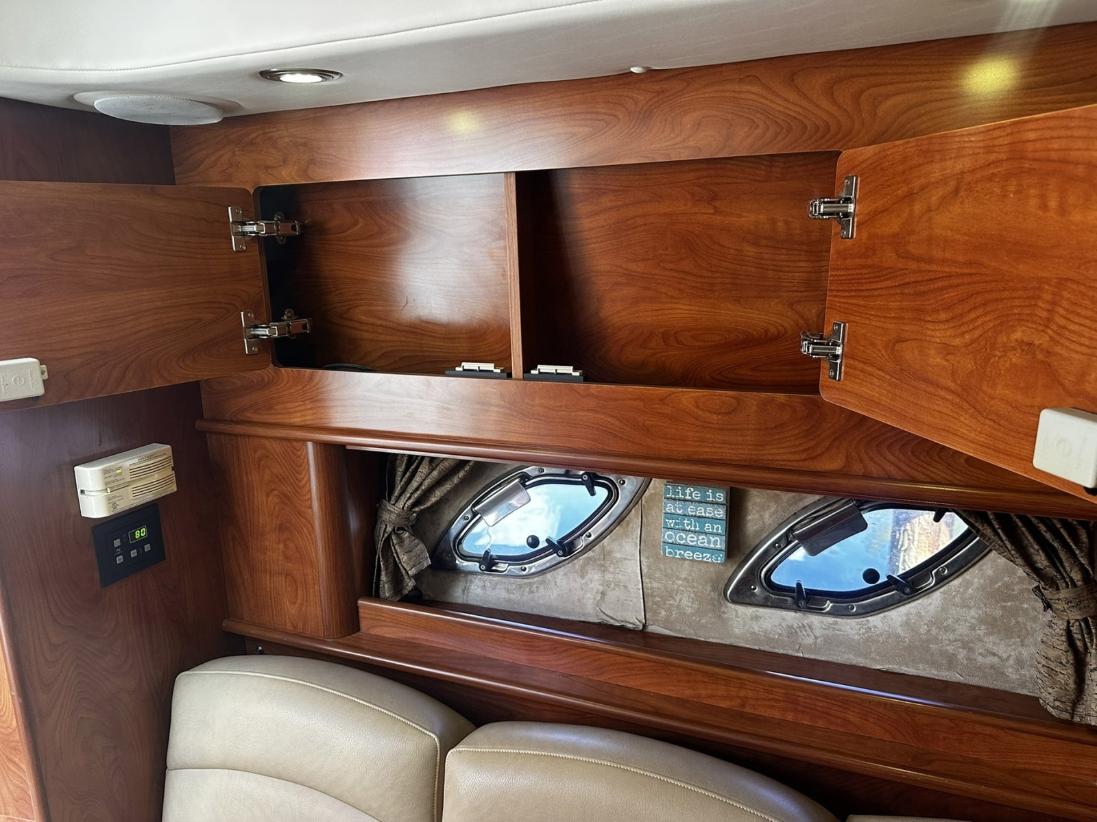 2012 Rinker 310 Express Cruiser