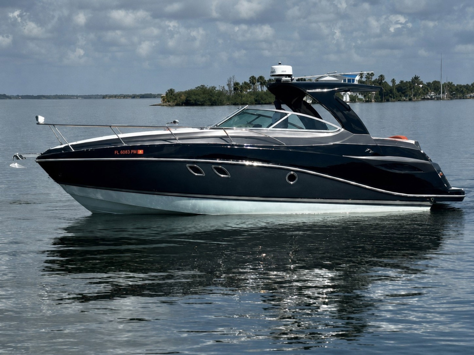 2012 Rinker 310 Express Cruiser