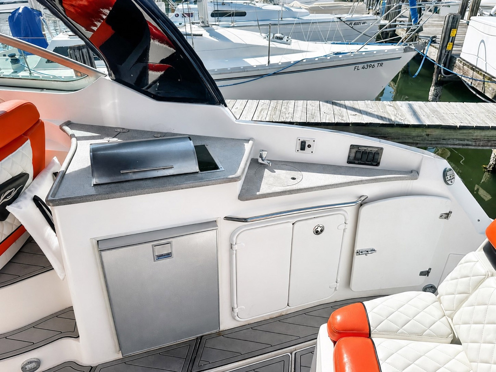 2012 Rinker 310 Express Cruiser