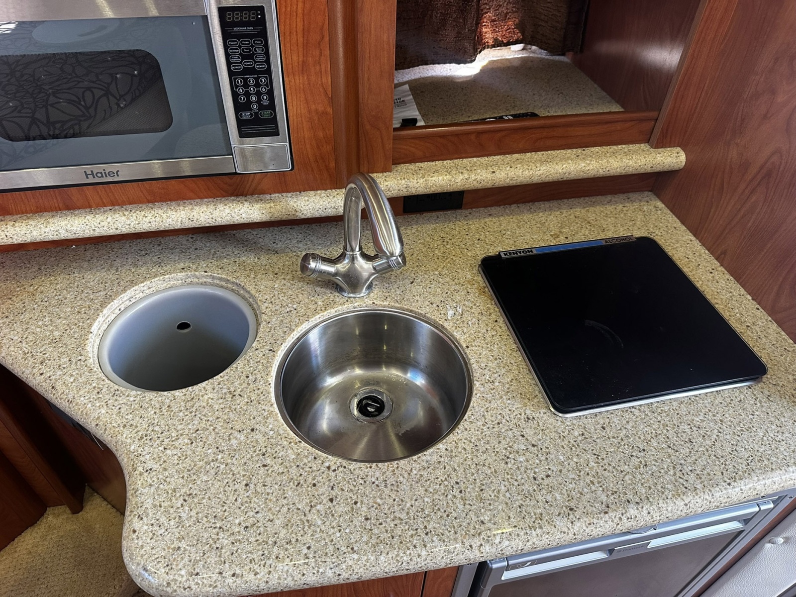 2012 Rinker 310 Express Cruiser
