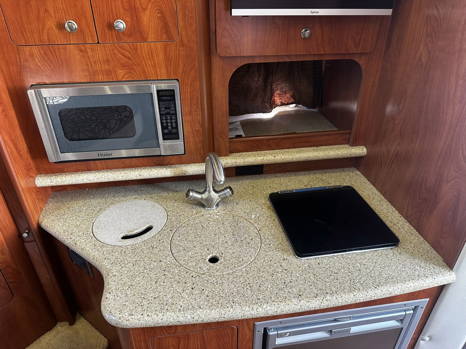 2012 Rinker 310 Express Cruiser