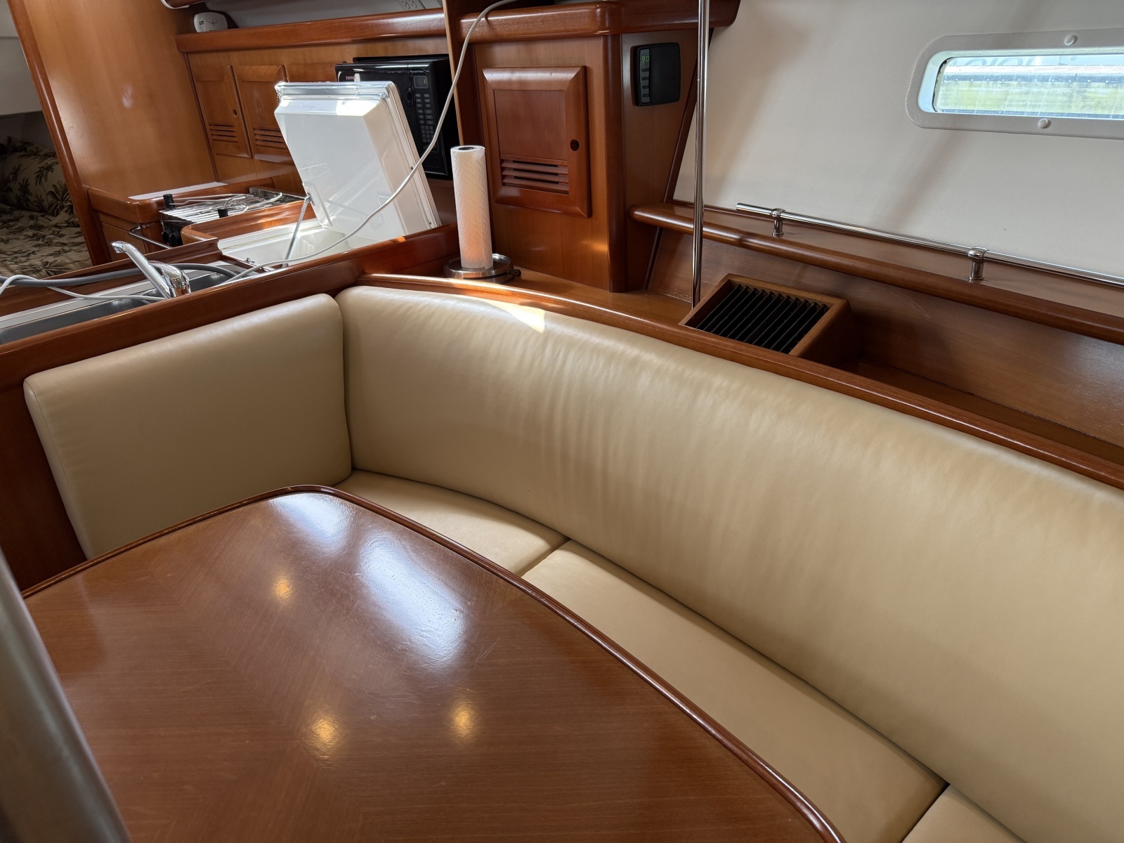 Beneteau 373