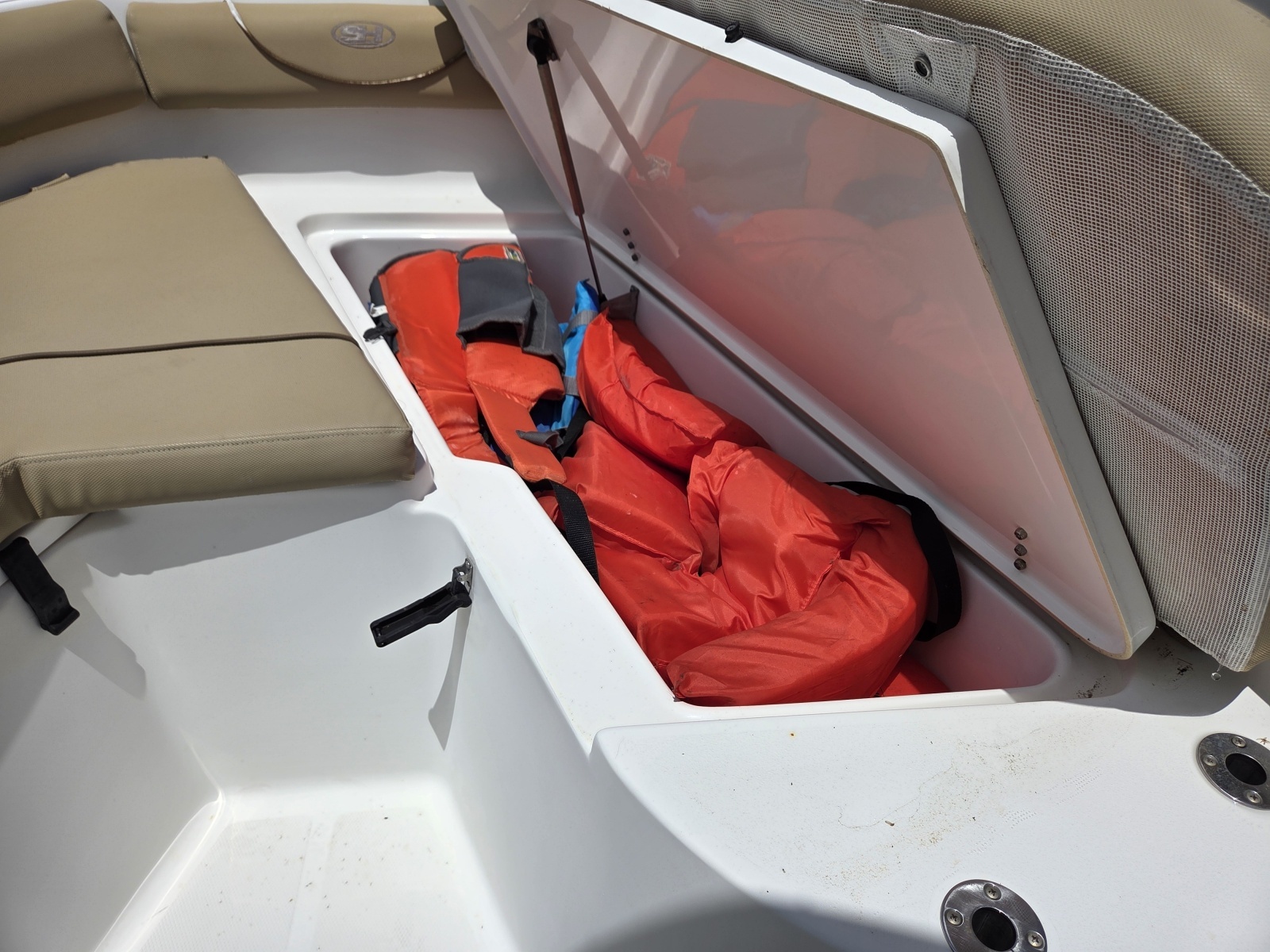 2017 Sea Hunt Ultra 211