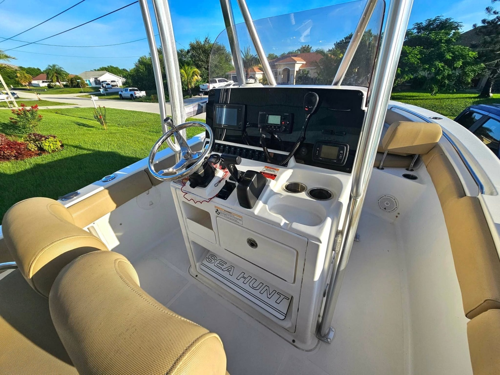2017 Sea Hunt Ultra 211