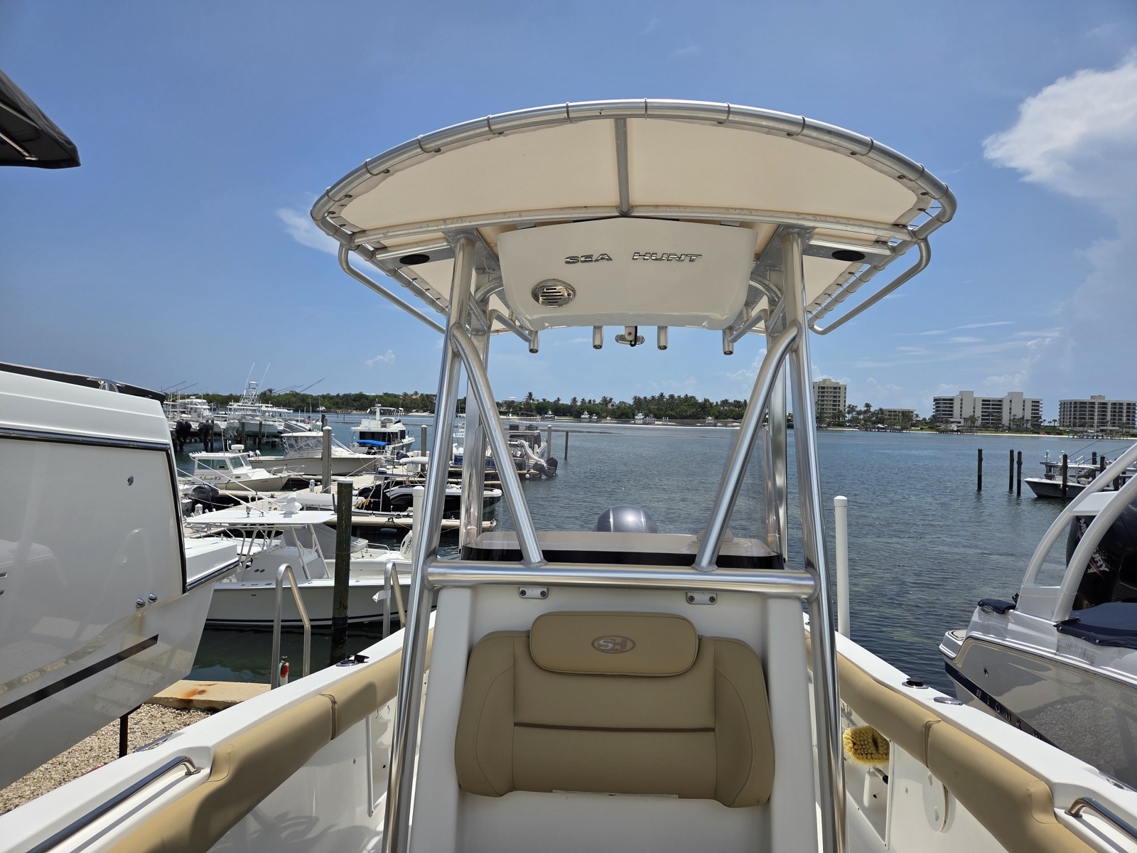 2017 Sea Hunt Ultra 211