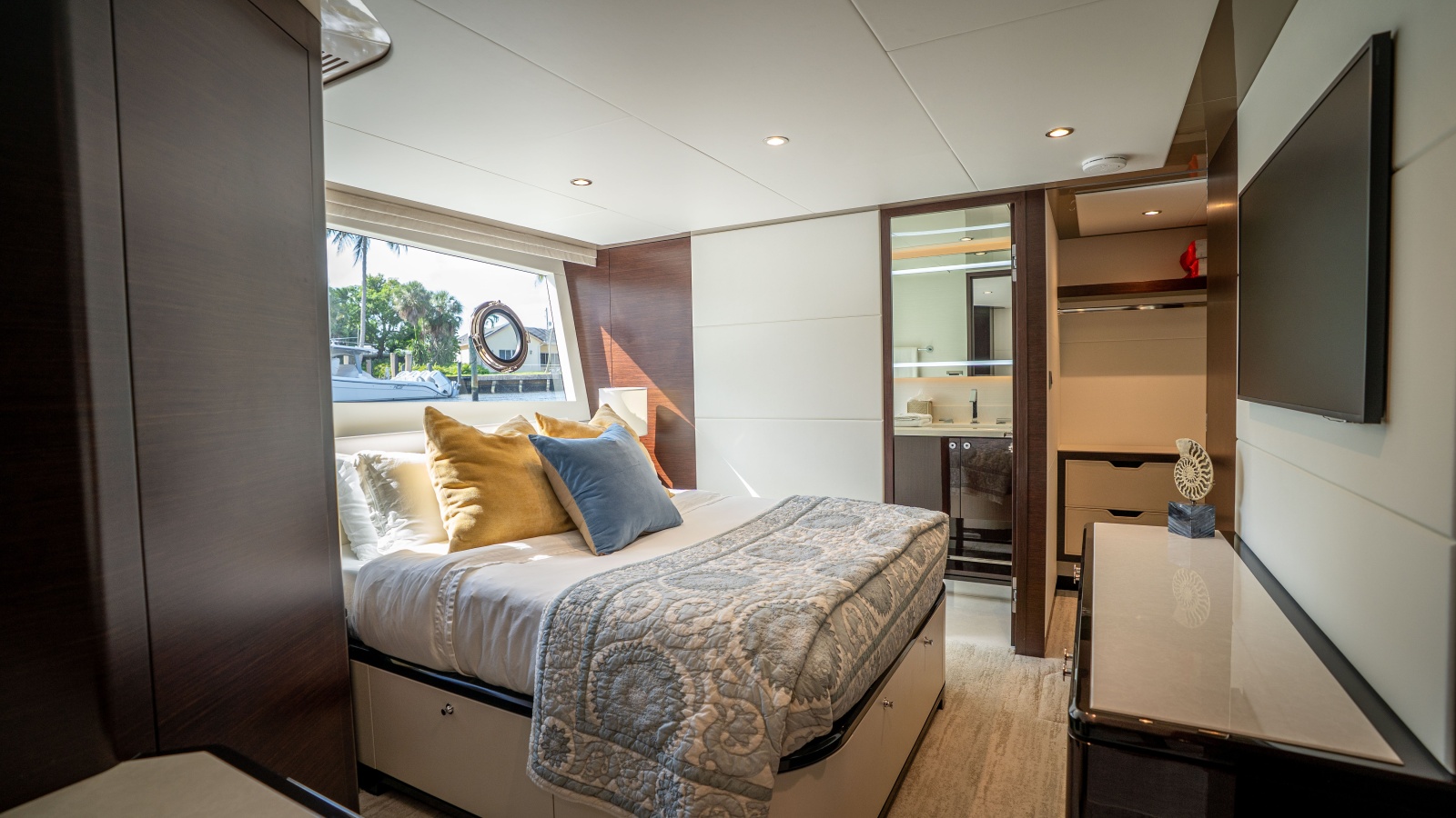 2025 Ocean Alexander 32L