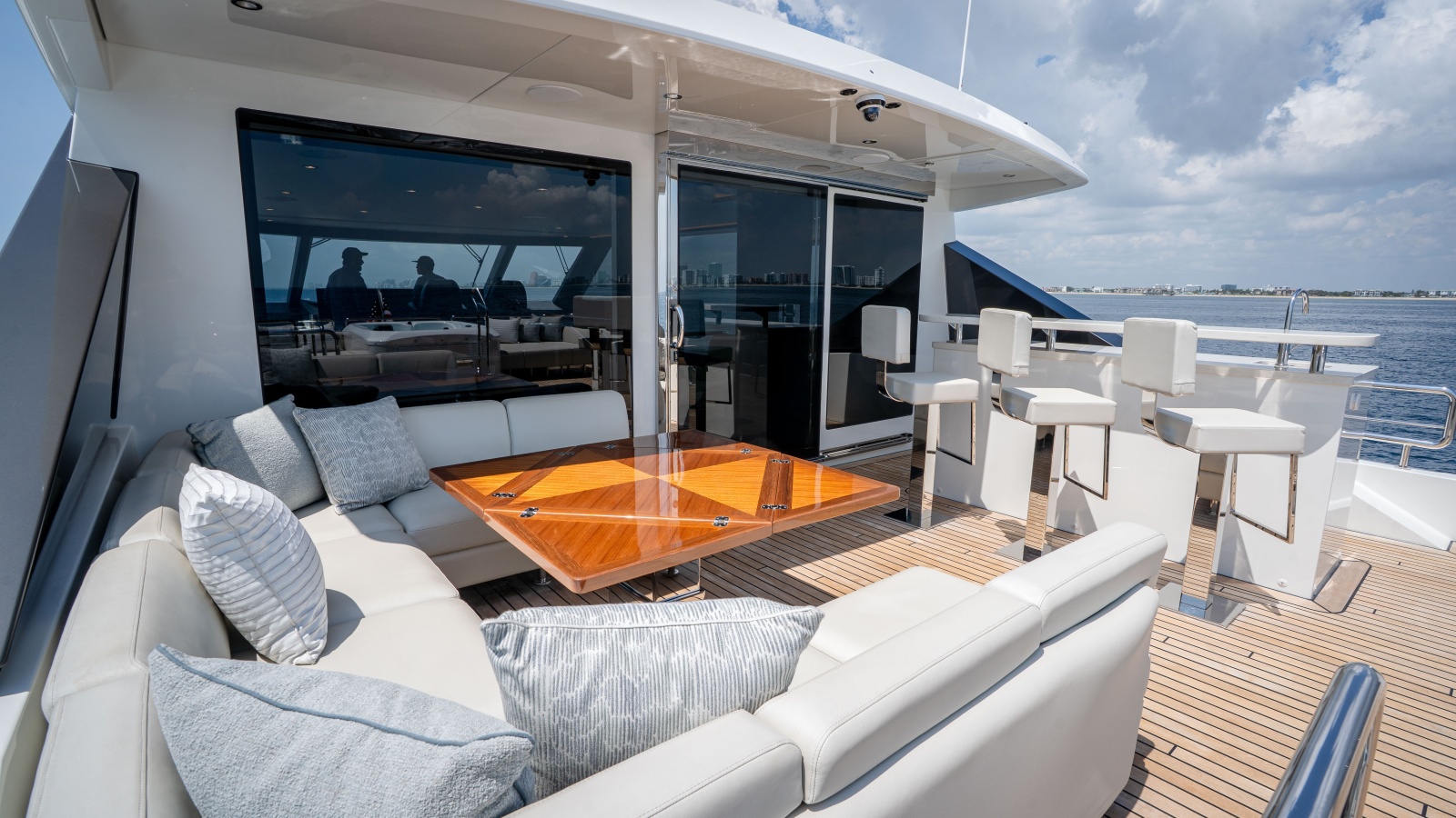 2025 Ocean Alexander 32L