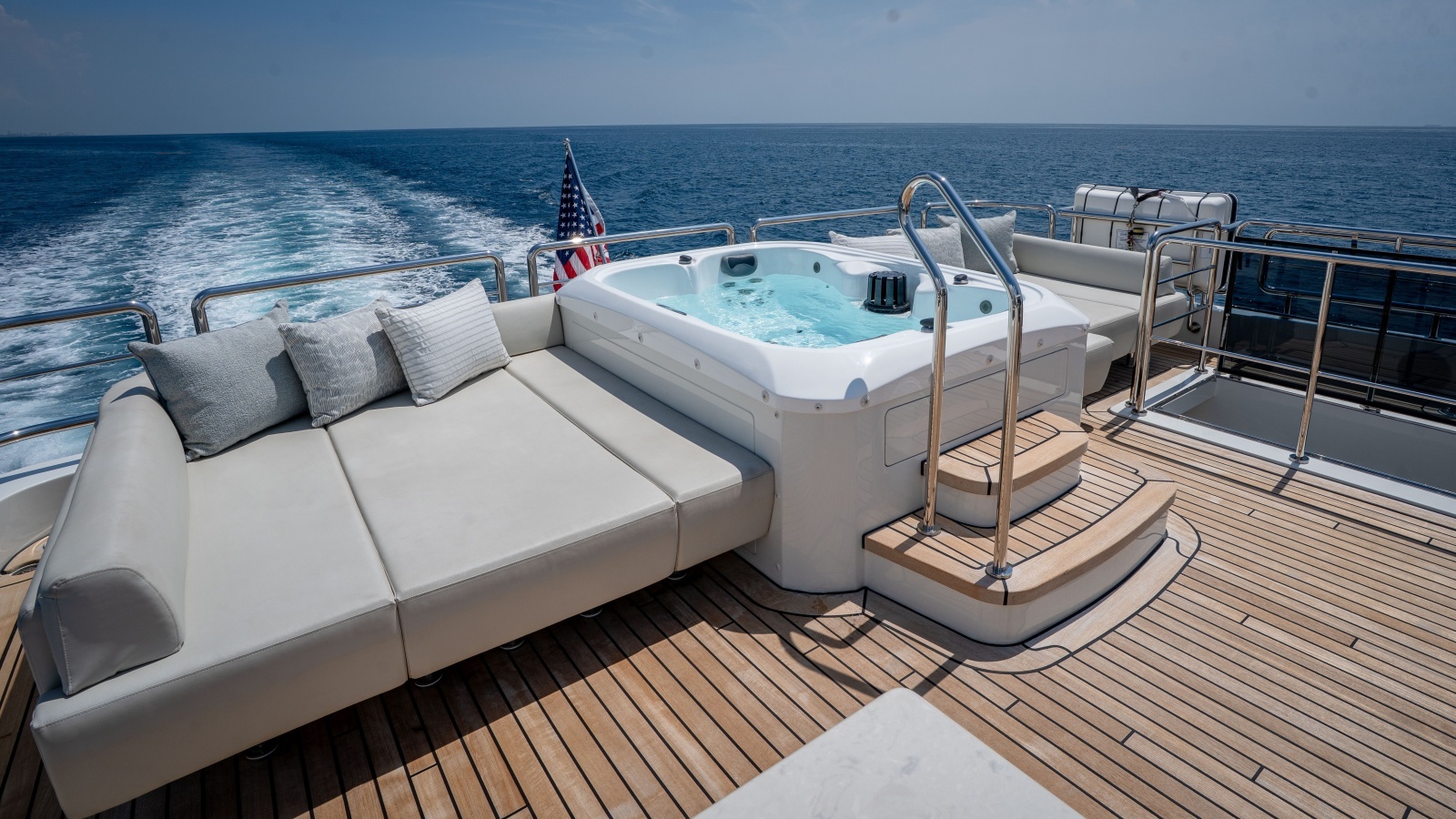 2025 Ocean Alexander 32L