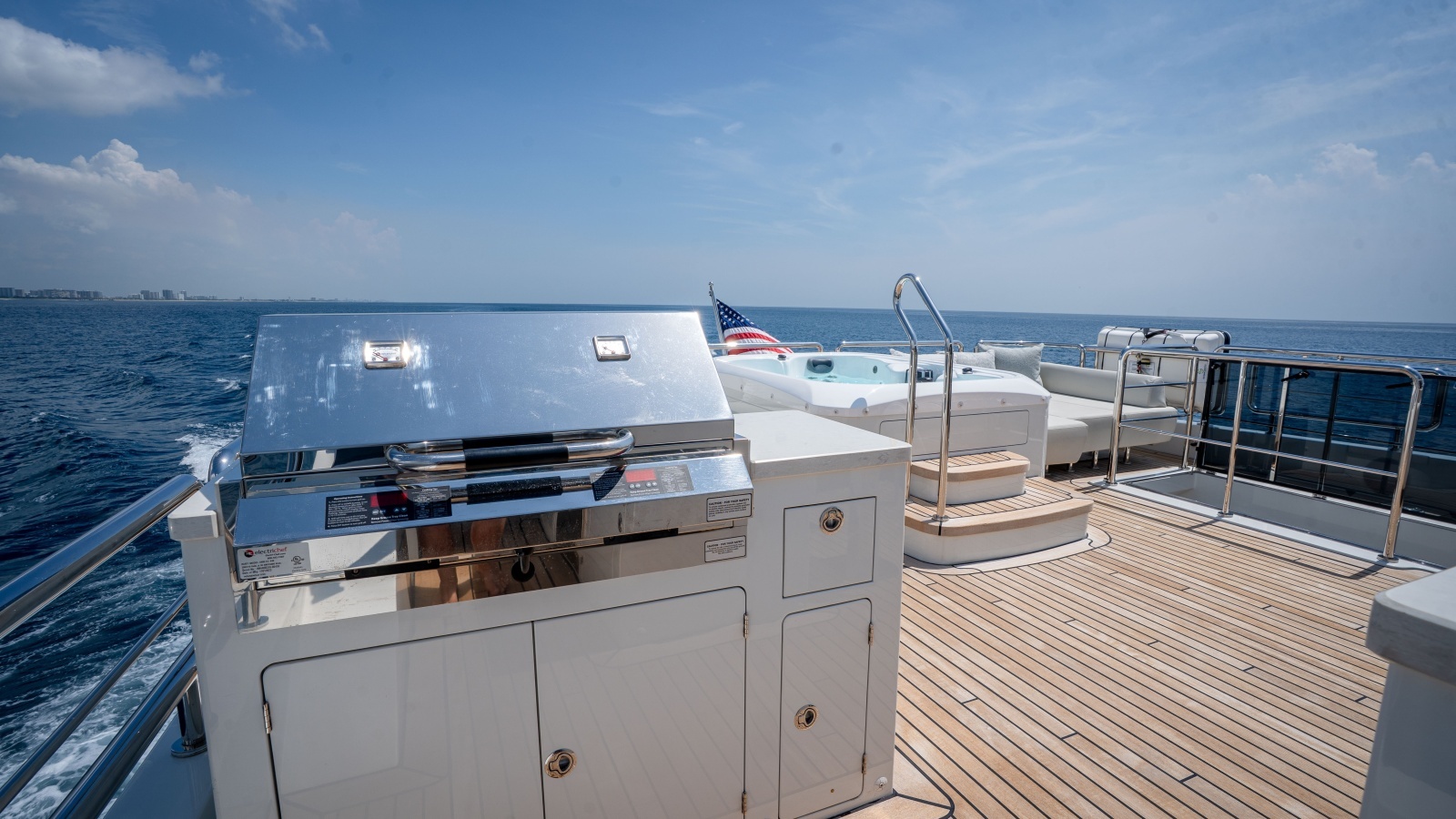 2025 Ocean Alexander 32L