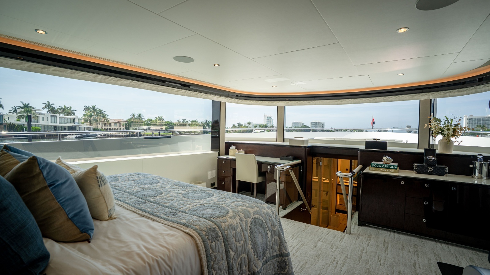 2025 Ocean Alexander 32L