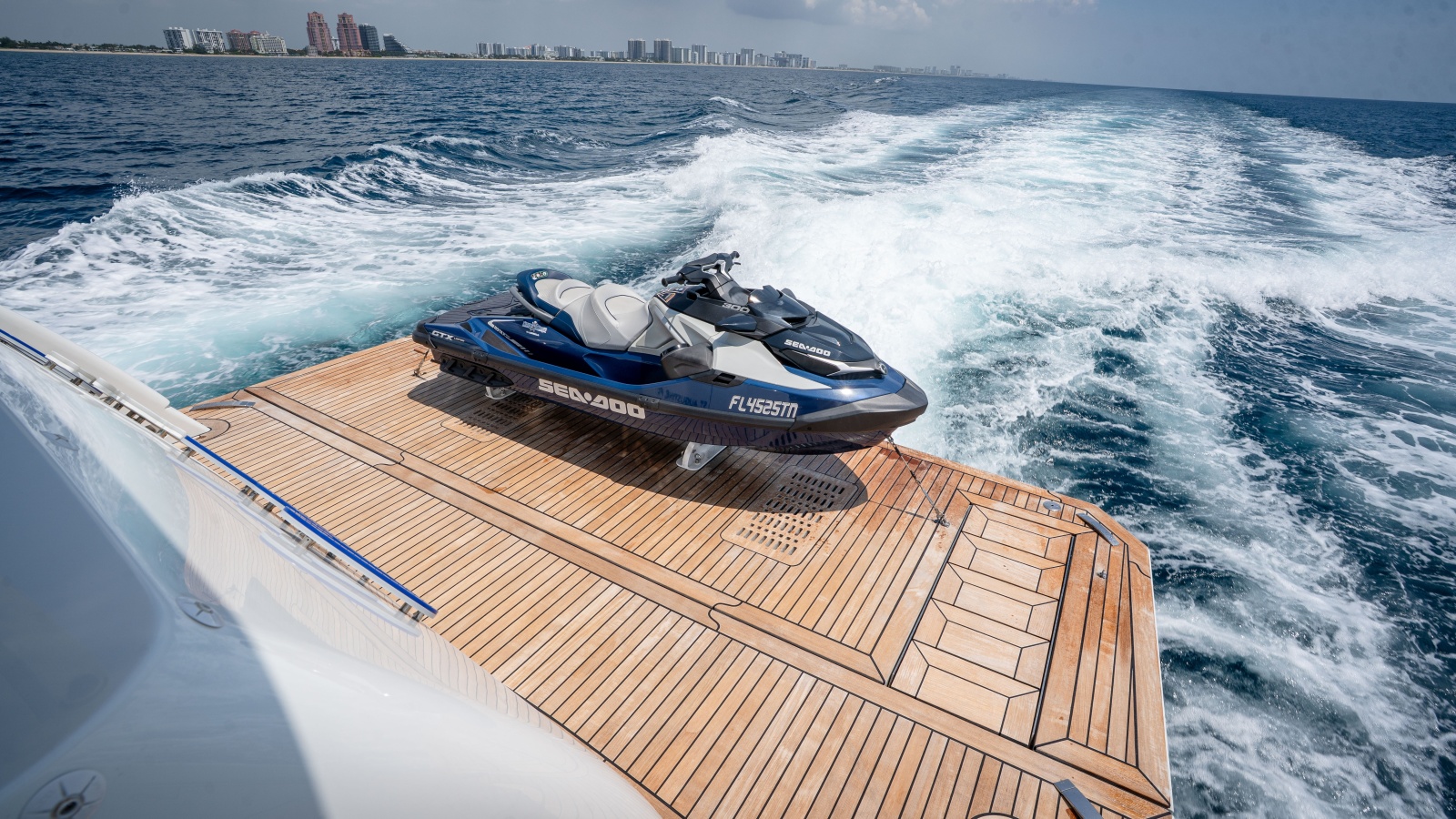 2025 Ocean Alexander 32L