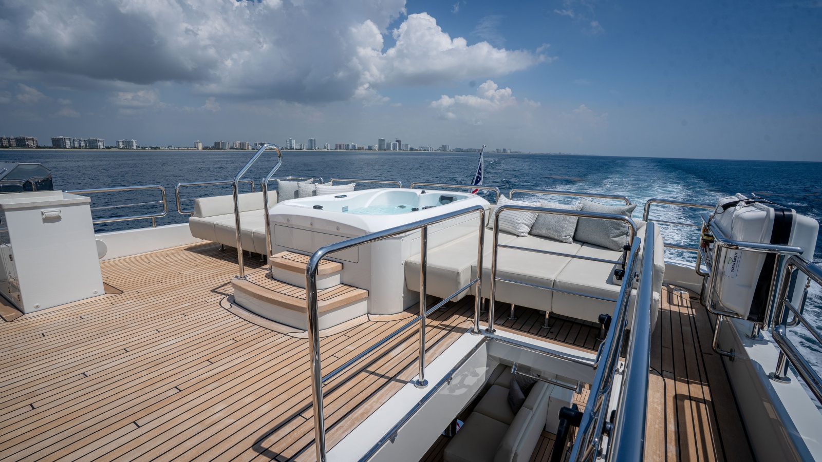 2025 Ocean Alexander 32L