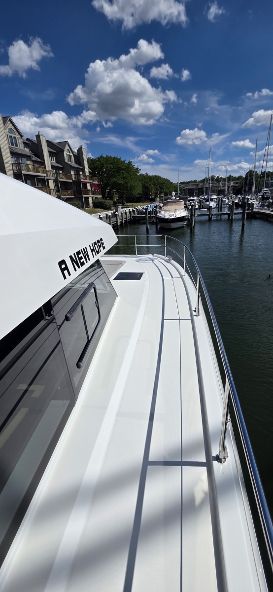 2018 Fountaine Pajot Motor Yacht 44