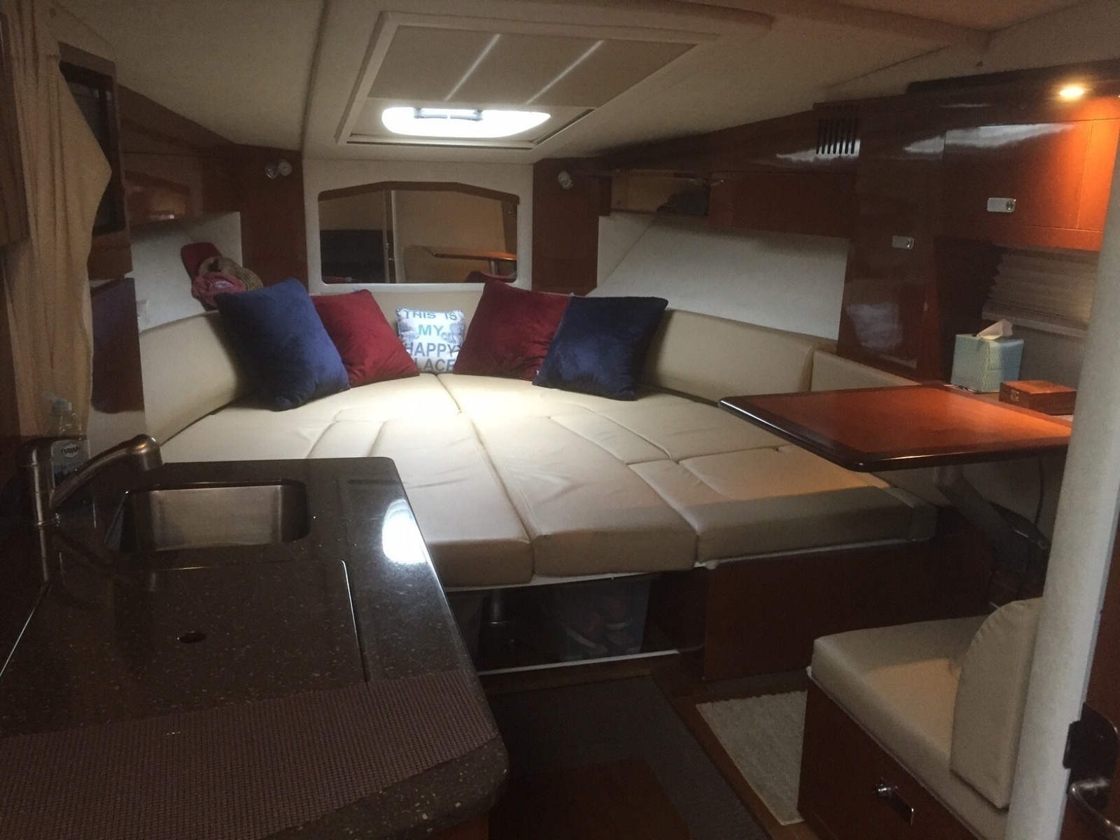 Sea Ray 310da V Berth