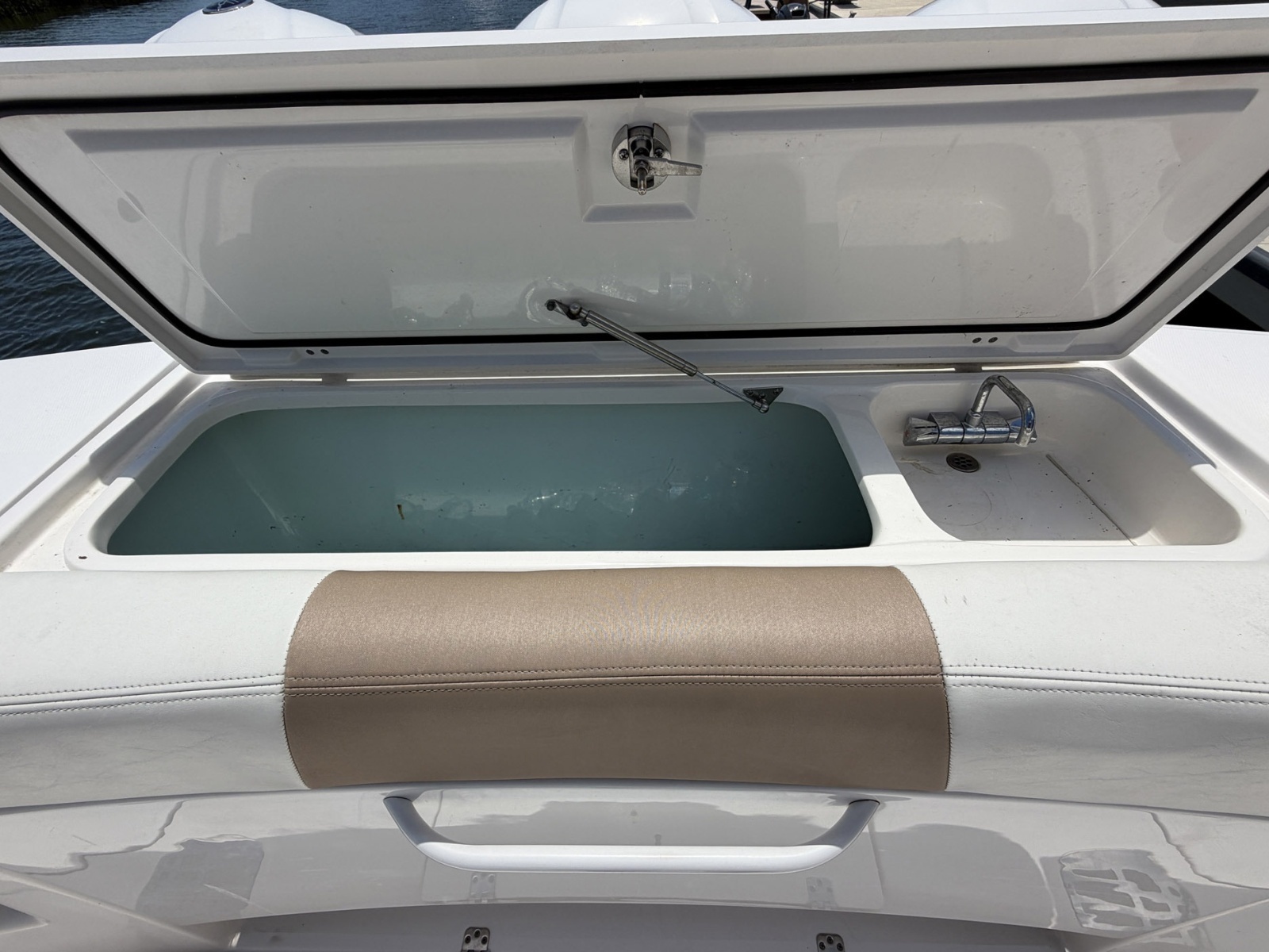 2016 Edgewater 368 CC