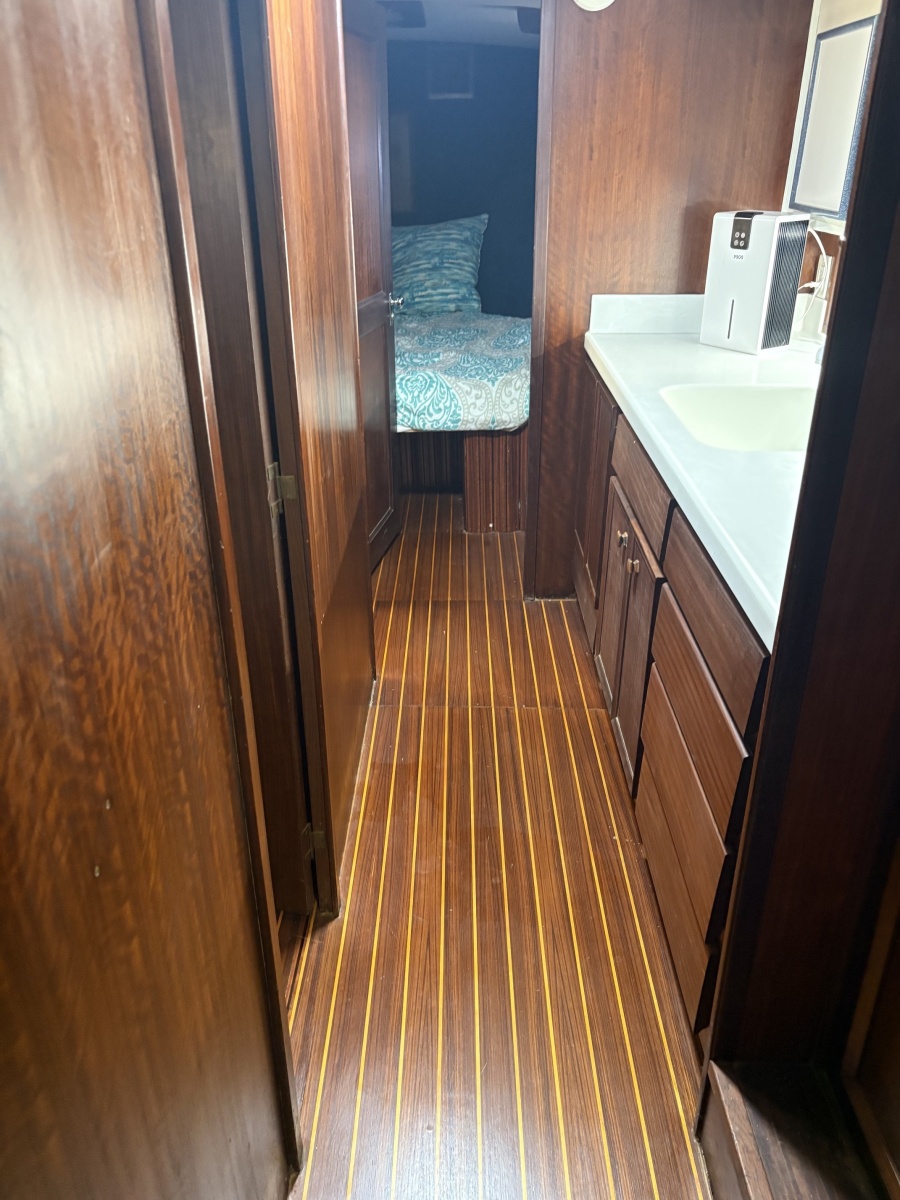 1972 Hatteras Convertible