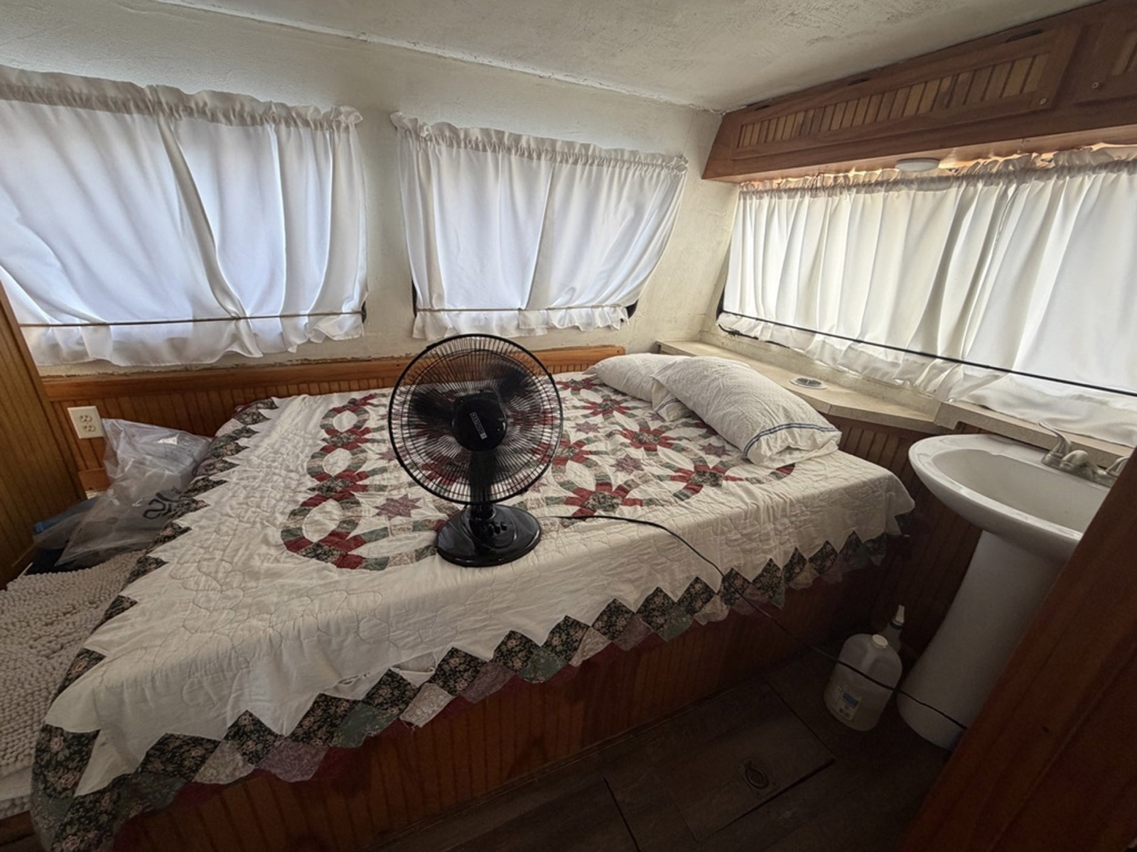 1987 Holiday Mansion Costal Barracuda