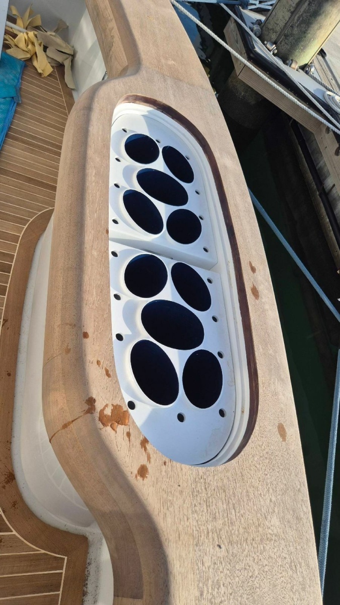 1998 American Custom Yachts 