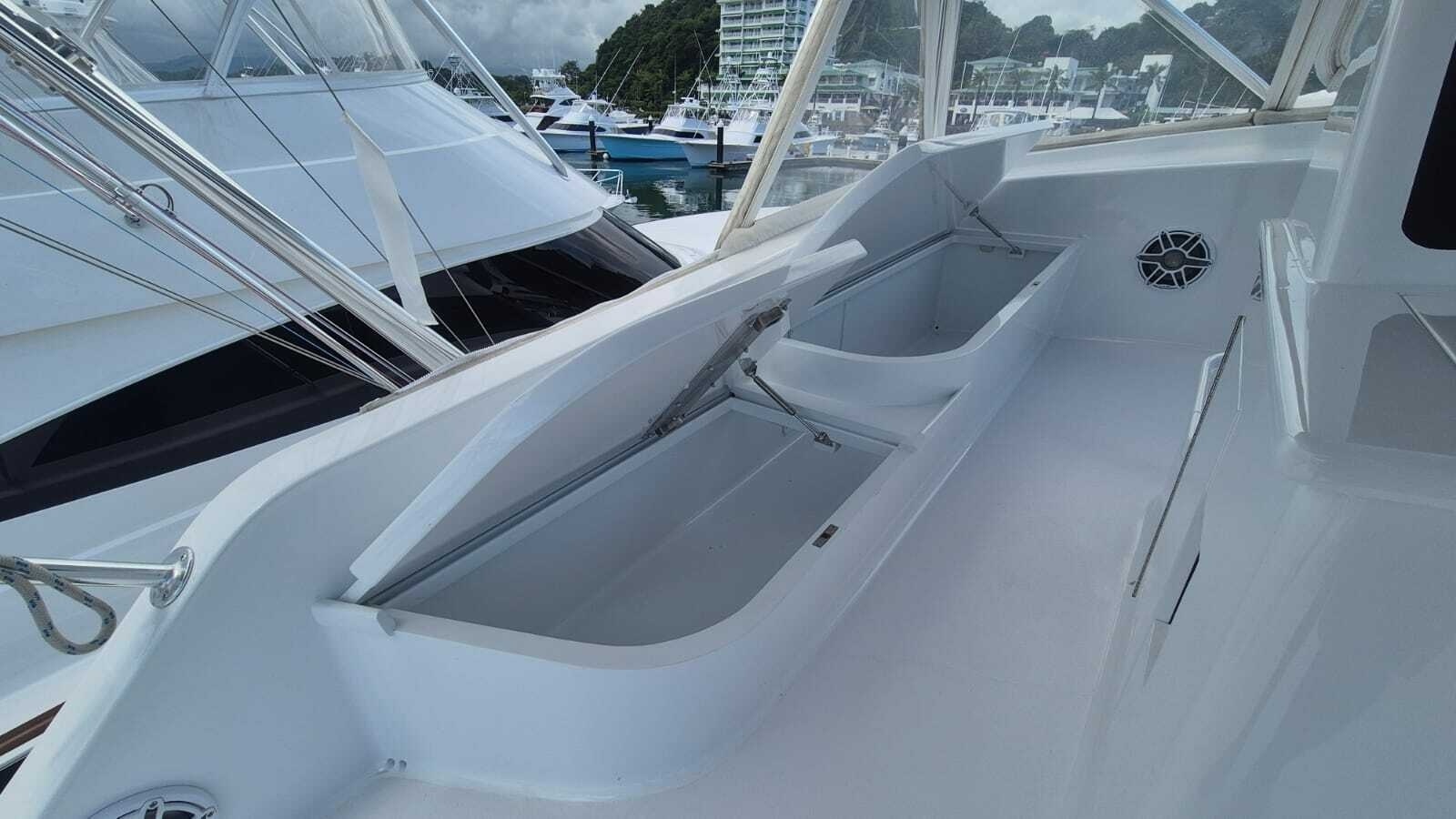1998 American Custom Yachts 