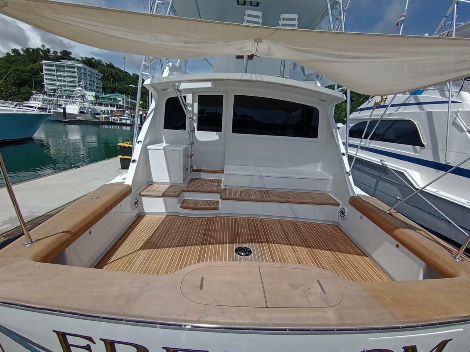 1998 American Custom Yachts 