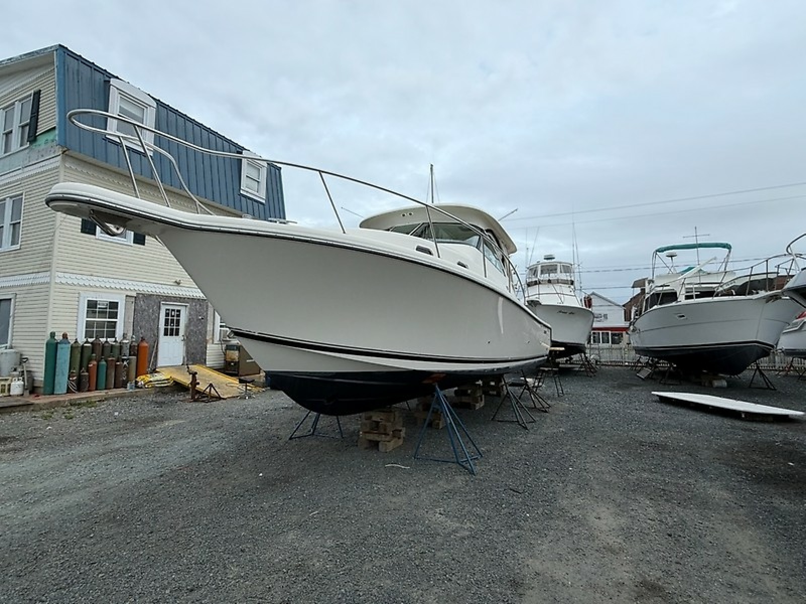 2009 Pursuit OS 3450