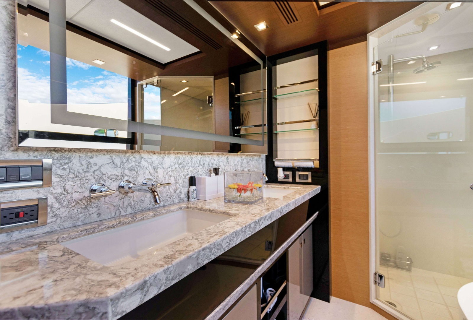 2024 Ocean Alexander 27R