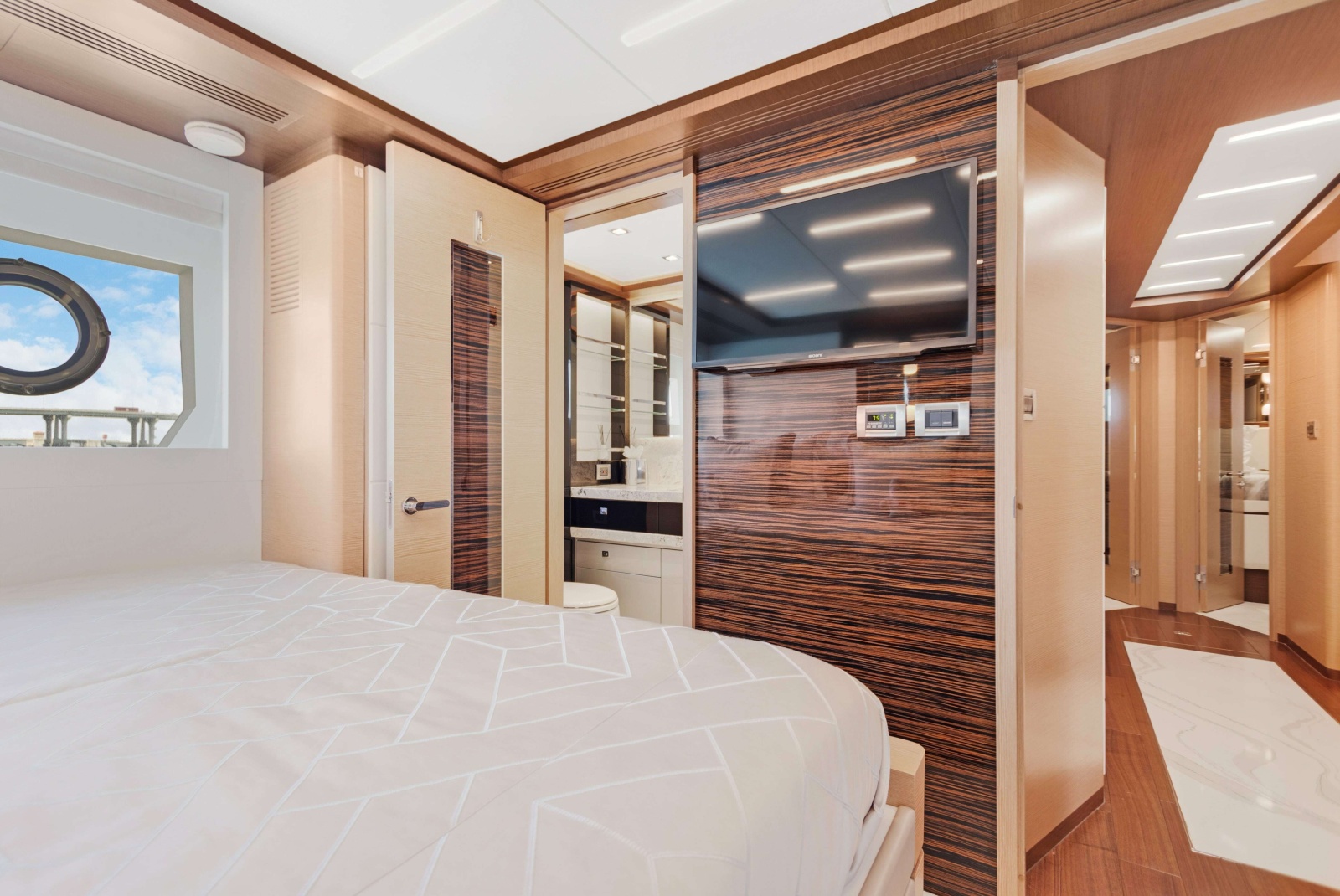 2024 Ocean Alexander 27R