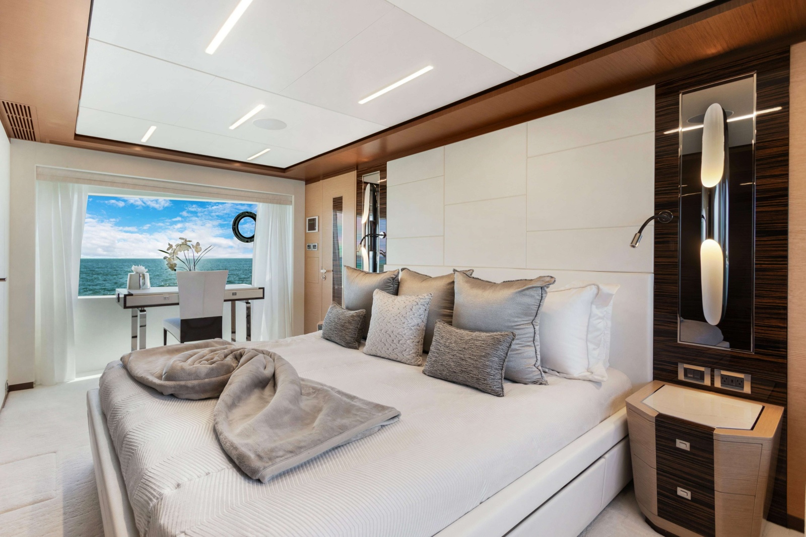 2024 Ocean Alexander 27R