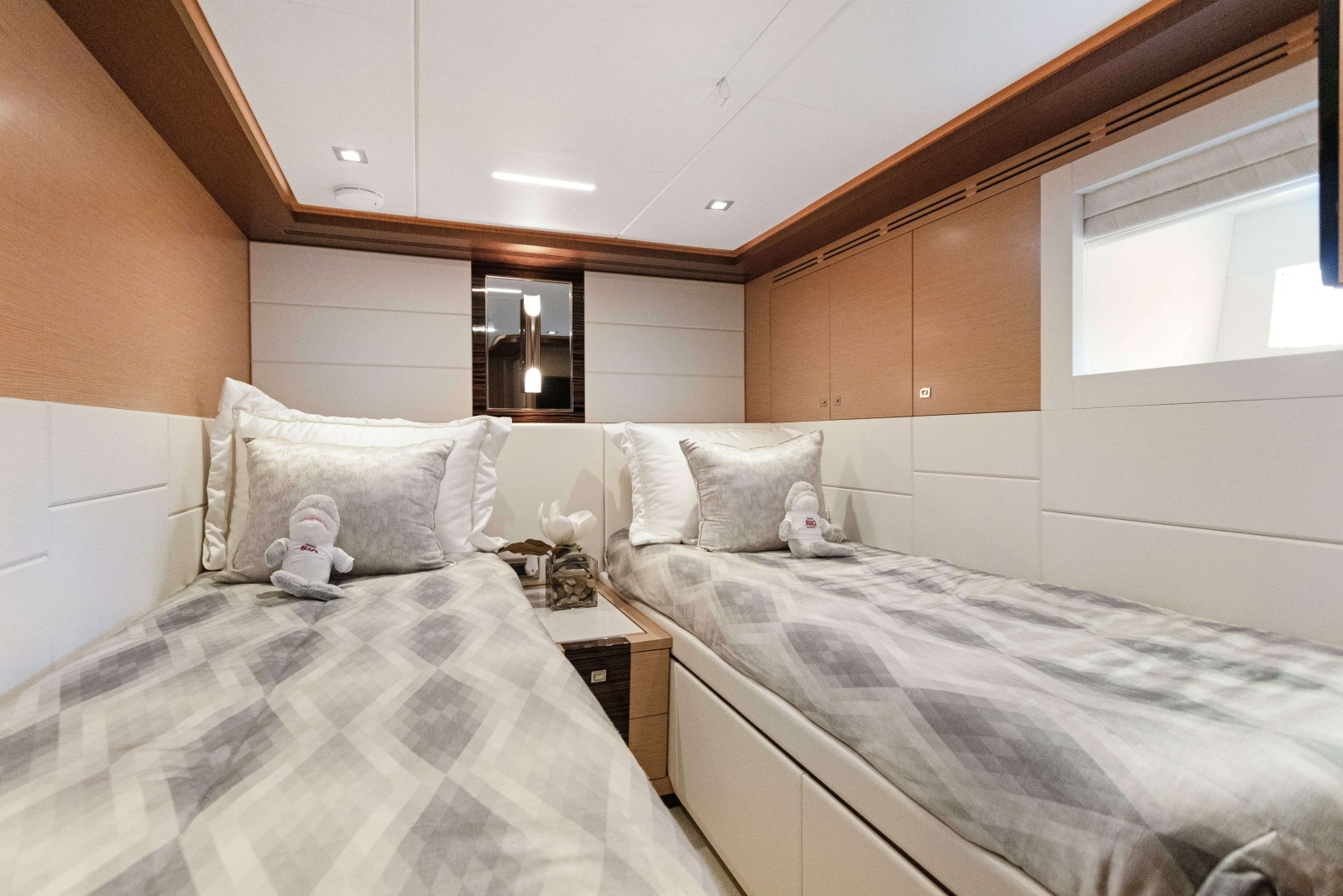 2024 Ocean Alexander 27R
