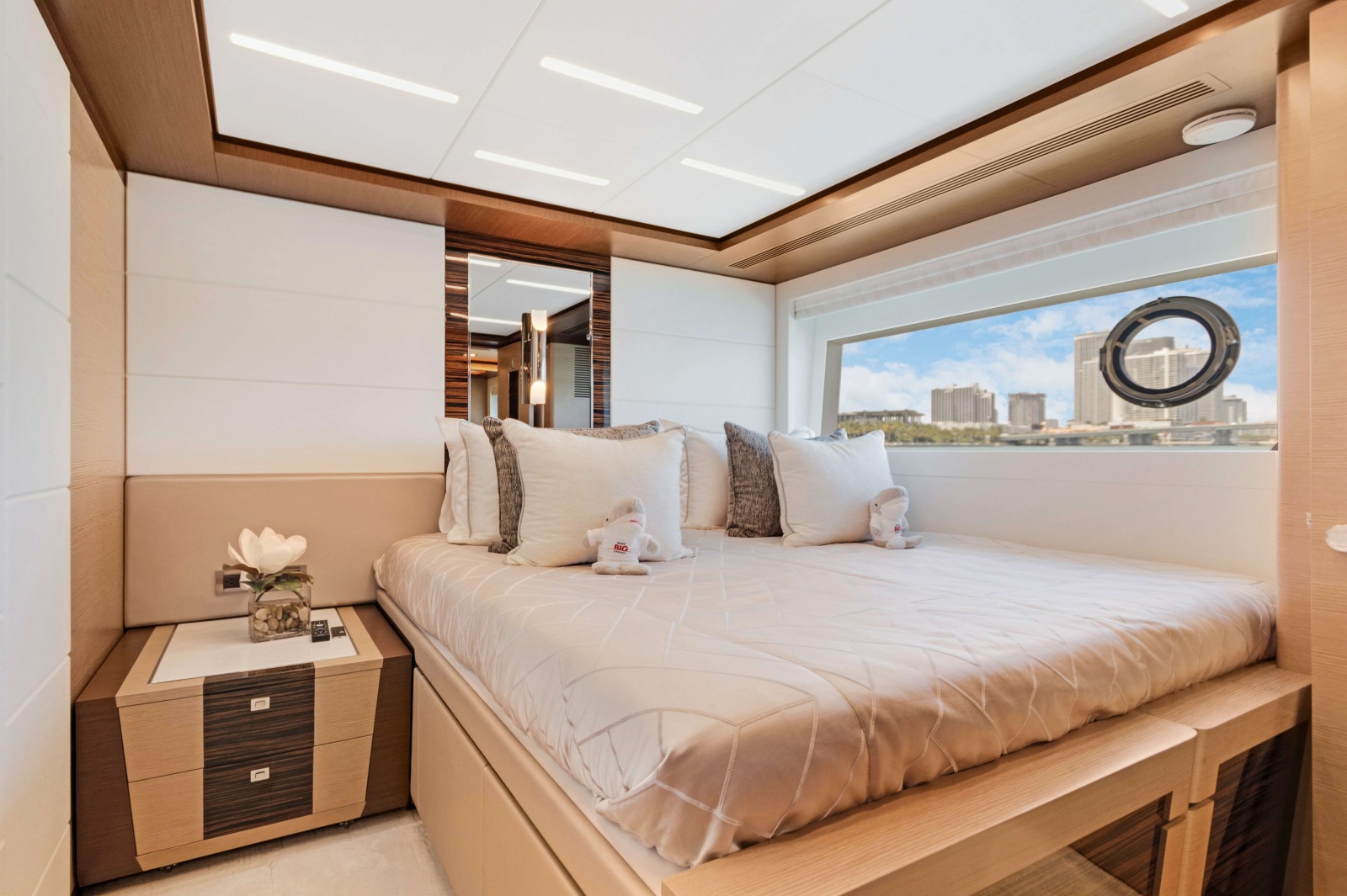 2024 Ocean Alexander 27R