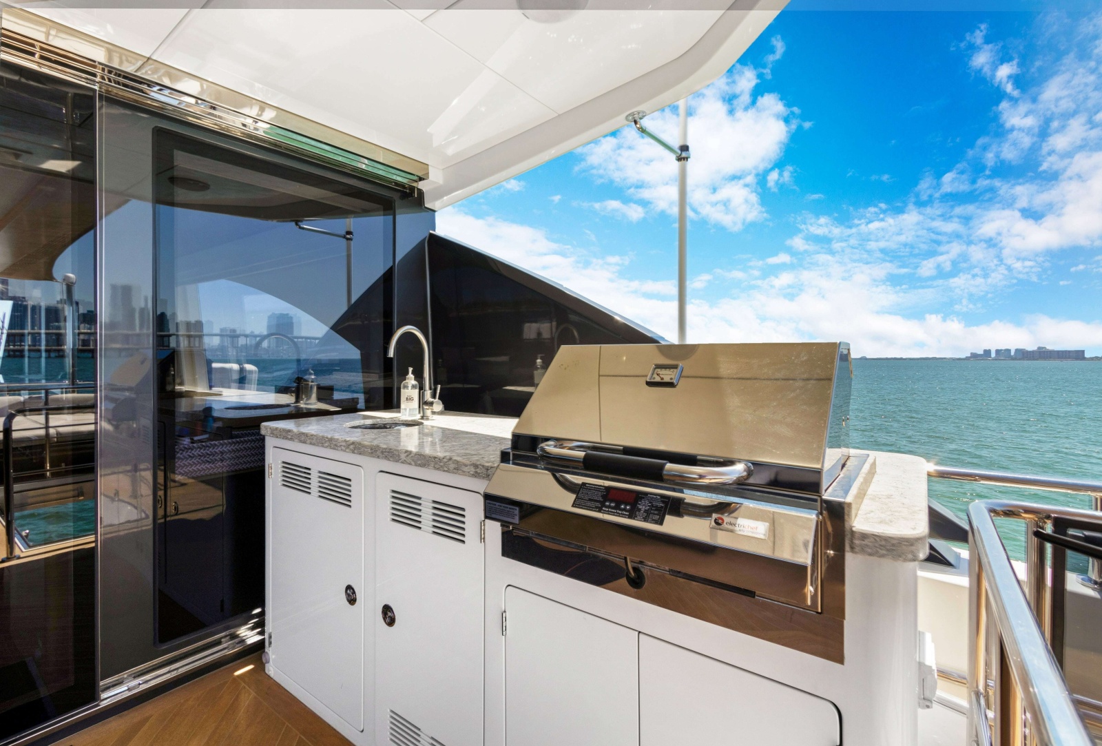 2024 Ocean Alexander 27R