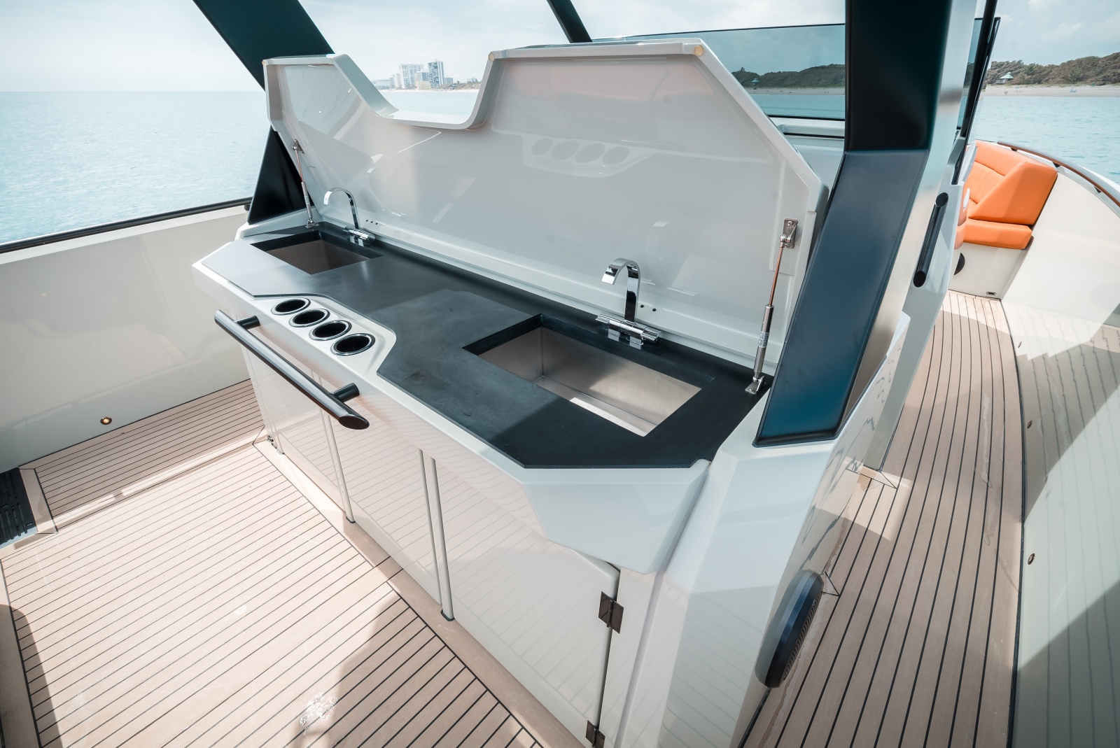 2024 Vanquish Yachts 40