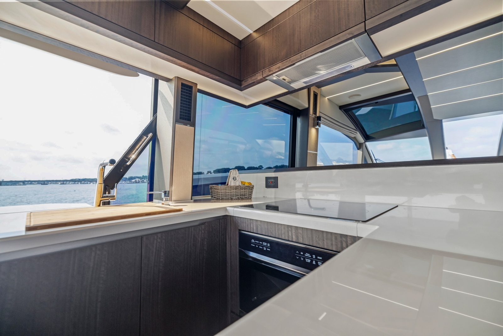 2024 Galeon 640