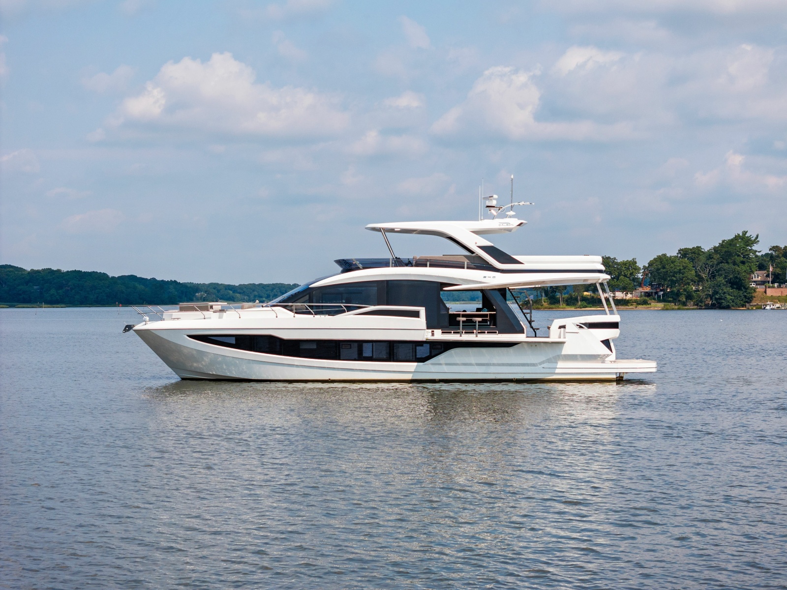 2024 Galeon 640