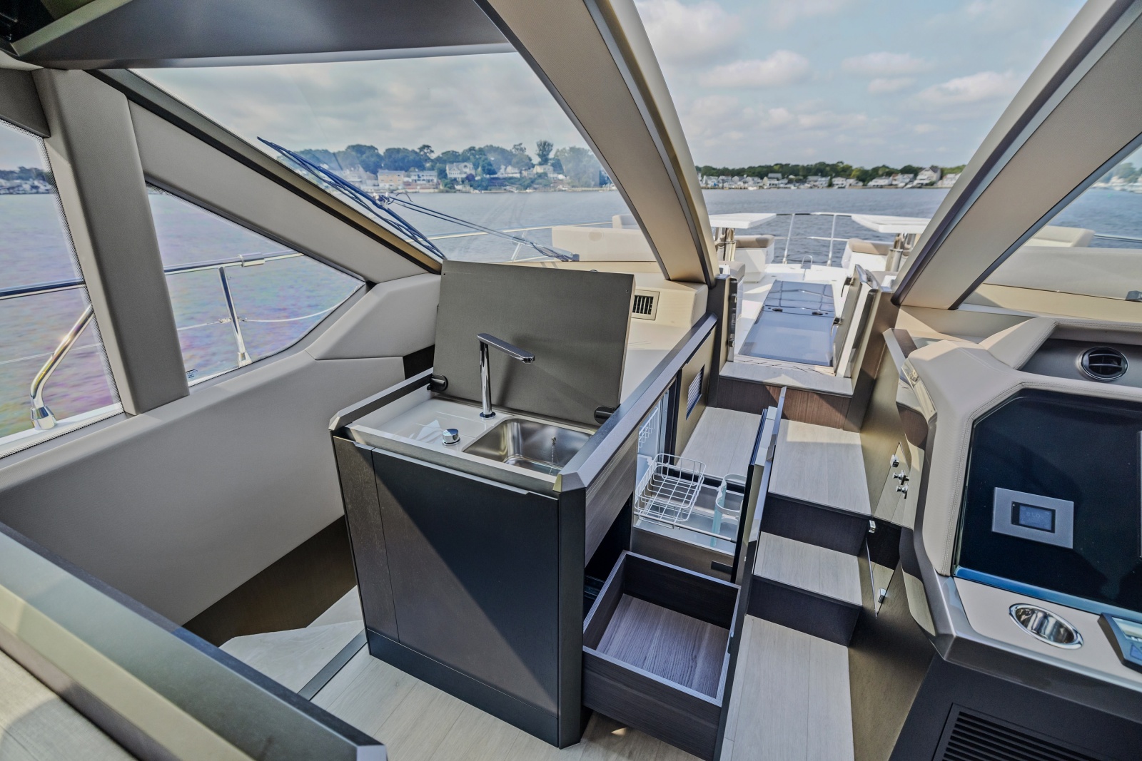 2024 Galeon 640
