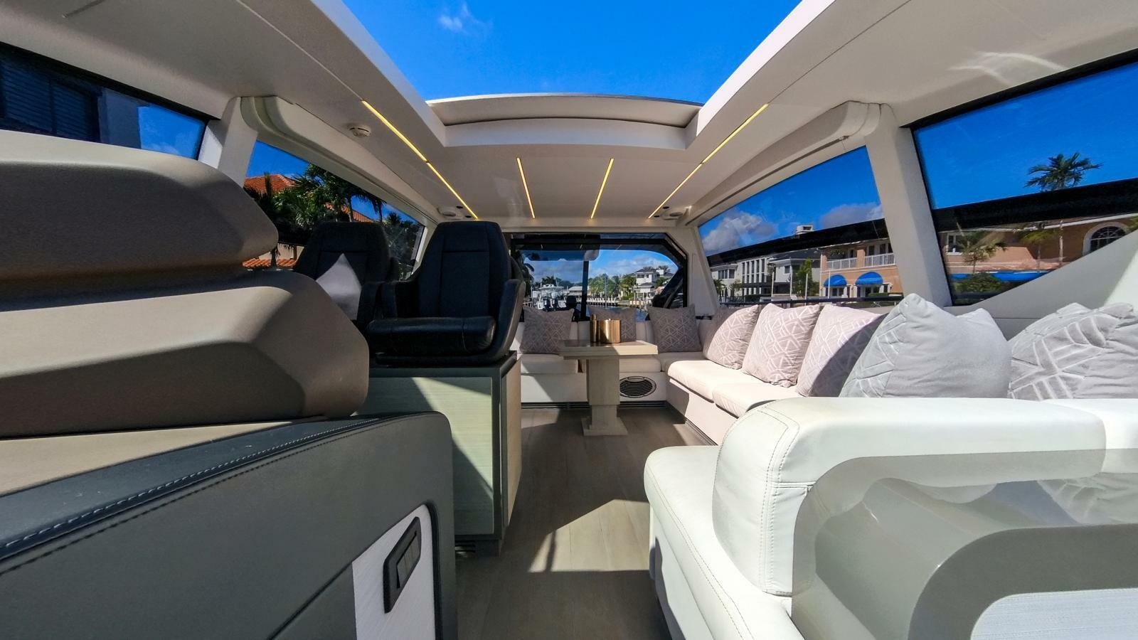 2024 Pershing 62