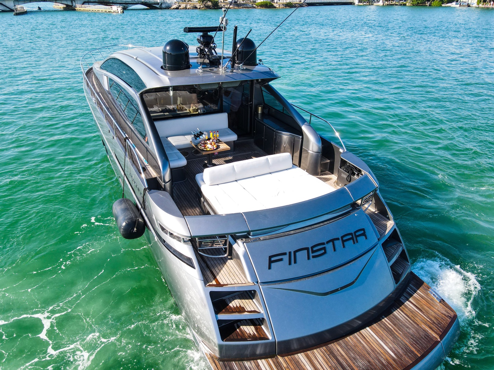 2024 Pershing 62
