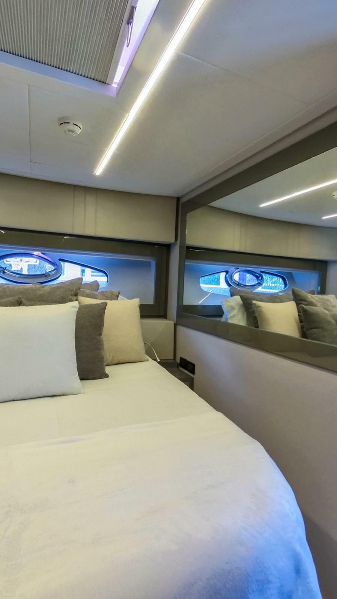 2024 Pershing 62