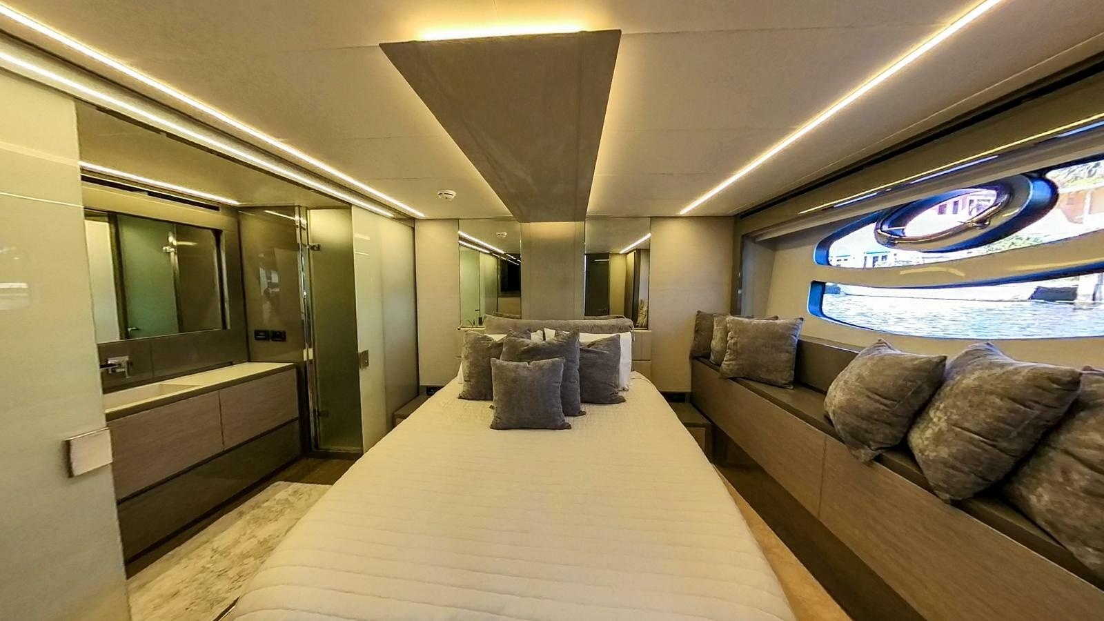 2024 Pershing 62