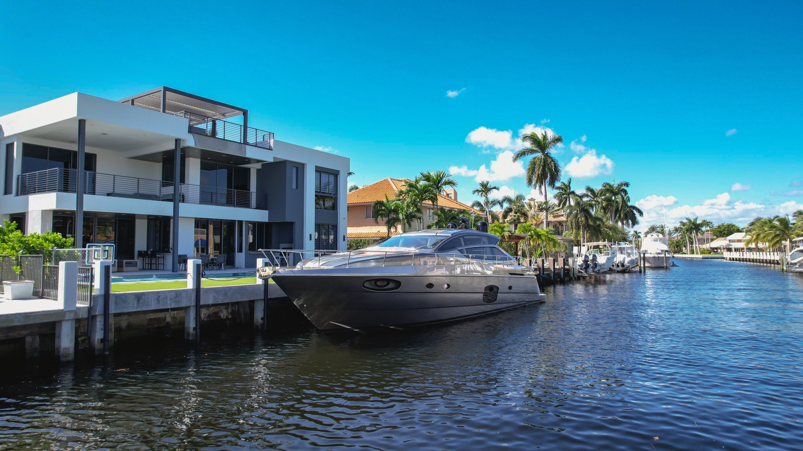 2024 Pershing 62