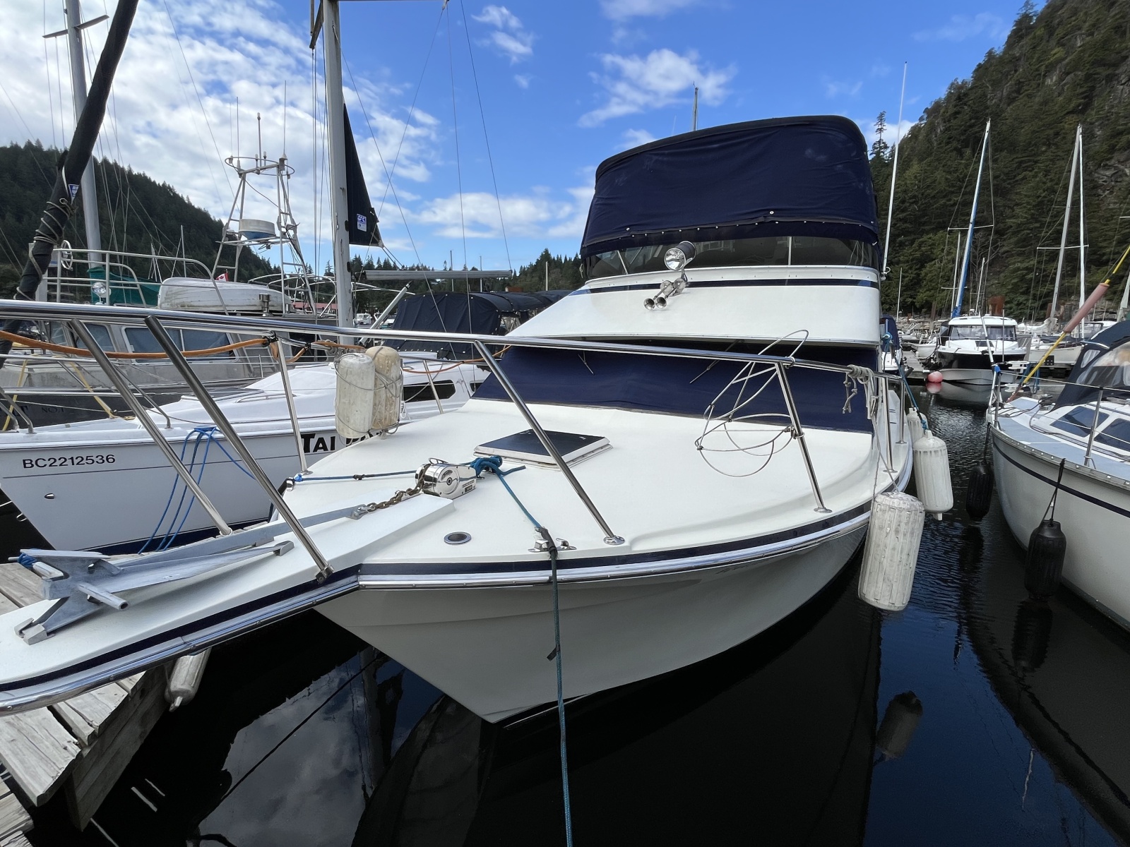 1989 Tollycraft 30' Sport Cruiser