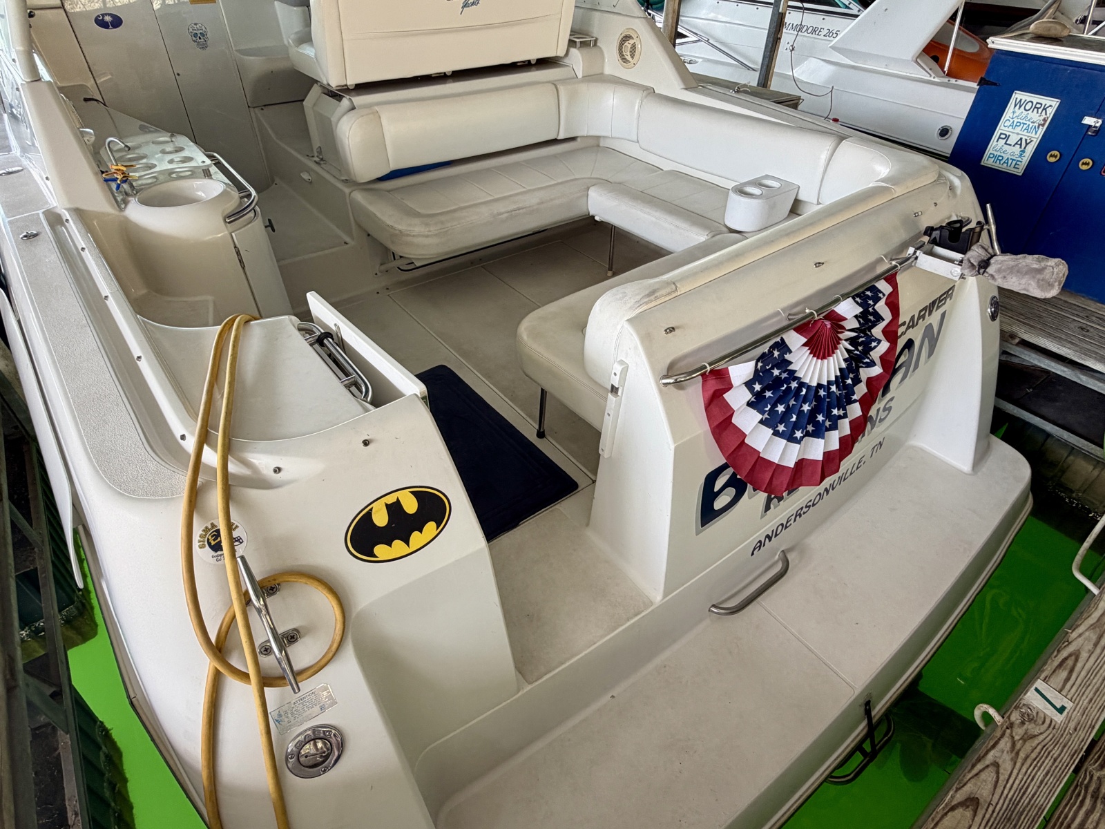 1996 Carver 310 Mid Cabin Express