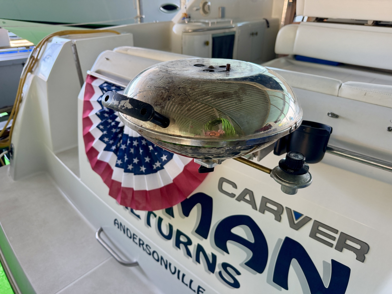 1996 Carver 310 Mid Cabin Express