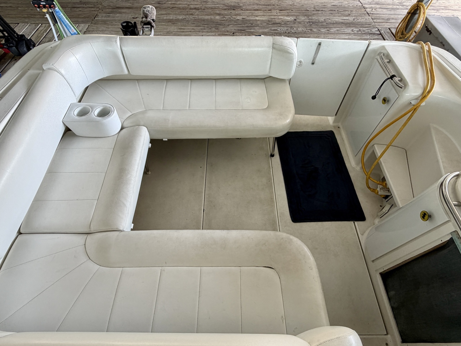 1996 Carver 310 Mid Cabin Express