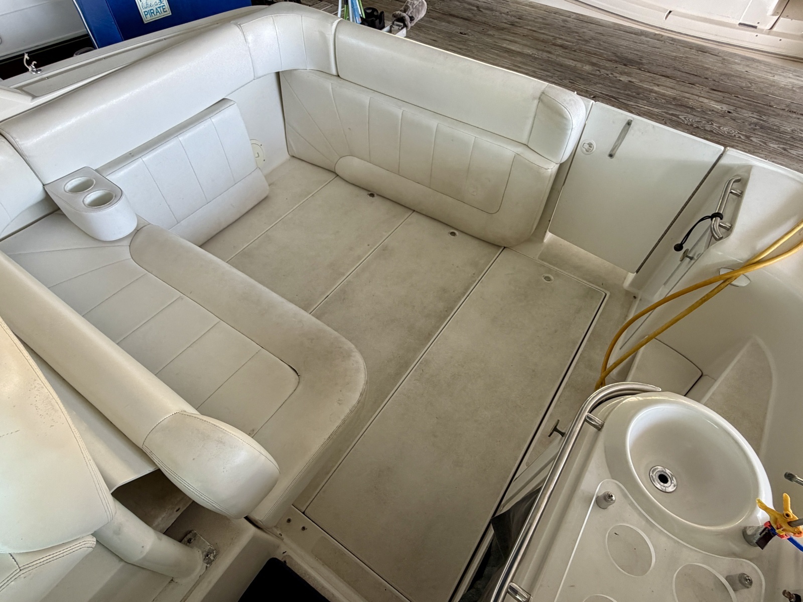 1996 Carver 310 Mid Cabin Express