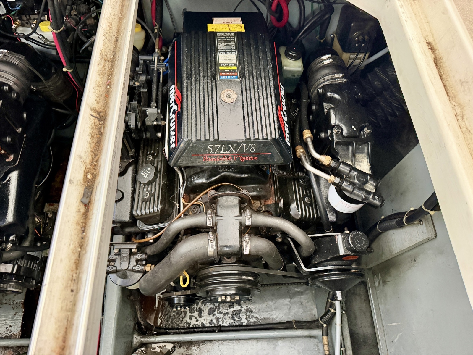 1996 Carver 310 Mid Cabin Express