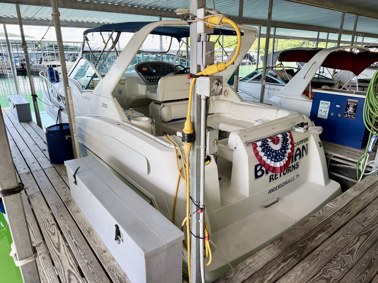 1996 Carver 310 Mid Cabin Express